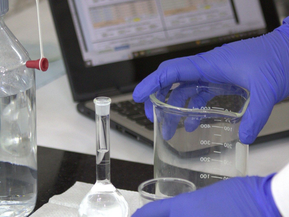 Reagent setup for enzyme kinetics measurements